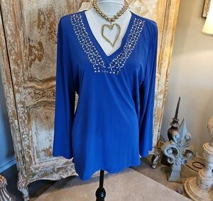 Carmen Marc Valvo Royal Blue V-Neck Long-Sleeve Top with Gold Studs